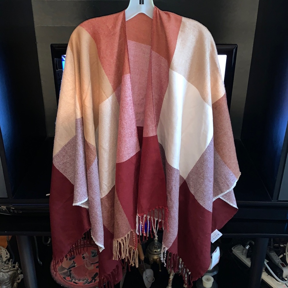 SIIZU by Causebox shawl 100 percent Viscose NWT